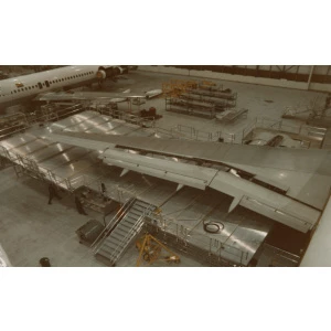 B757-767 Docking Aircraft Maintenance System