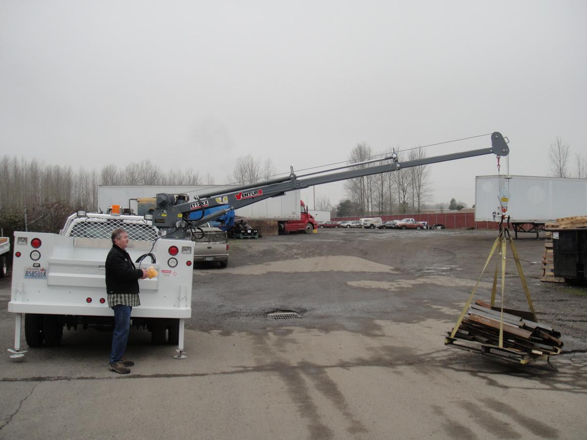 ET12KX Truck-Mounted Electric Crane 3500lbs Lifting Capacity