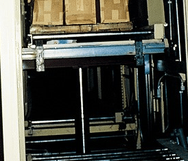Single Vertical Ram Lift