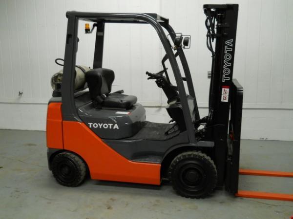 Toyota Forklift 3500 lbs Capacity 8FGCU18
