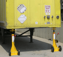 Trailer Stabilizing Jacks 2